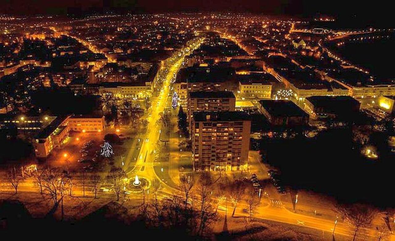 Apartment Lamar - Entry With Pin 0 - 24H, Underground Parking Garage, Elevator Bród Kültér fotó