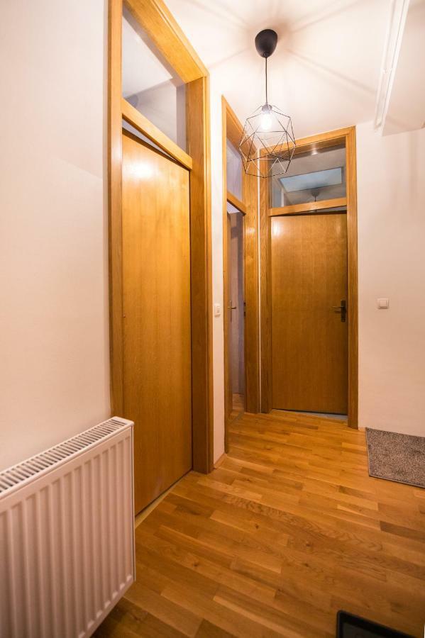 Apartment Lamar - Entry With Pin 0 - 24H, Underground Parking Garage, Elevator Bród Kültér fotó
