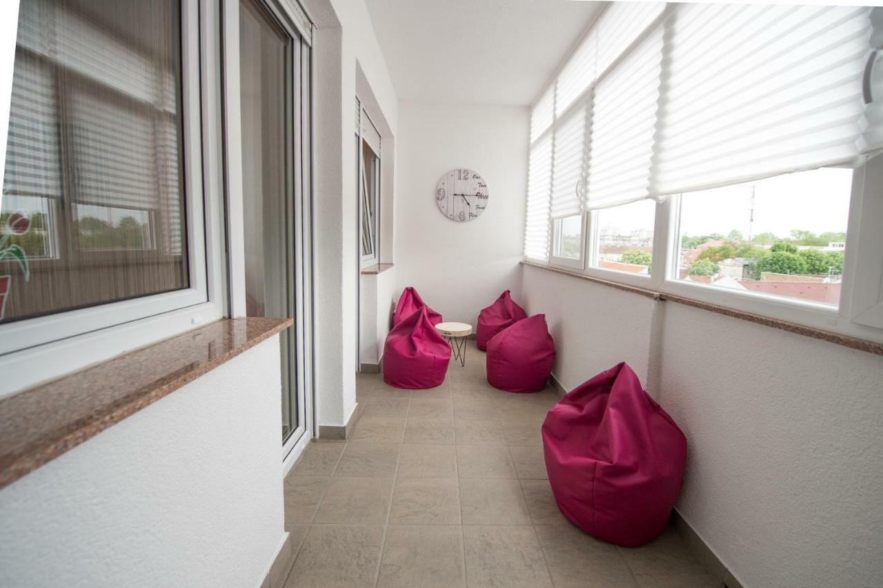 Apartment Lamar - Entry With Pin 0 - 24H, Underground Parking Garage, Elevator Bród Kültér fotó