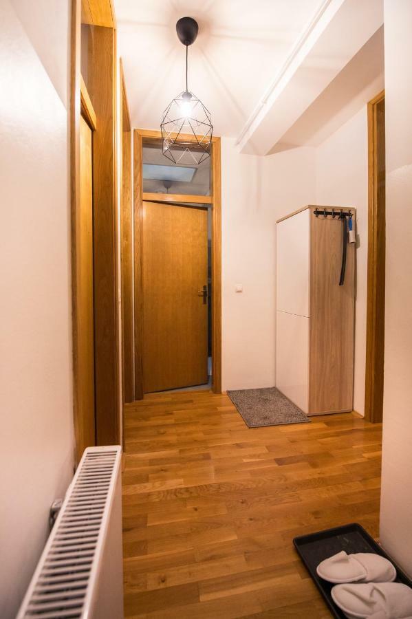 Apartment Lamar - Entry With Pin 0 - 24H, Underground Parking Garage, Elevator Bród Kültér fotó