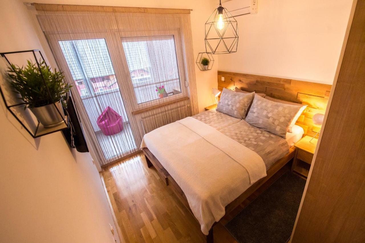 Apartment Lamar - Entry With Pin 0 - 24H, Underground Parking Garage, Elevator Bród Kültér fotó