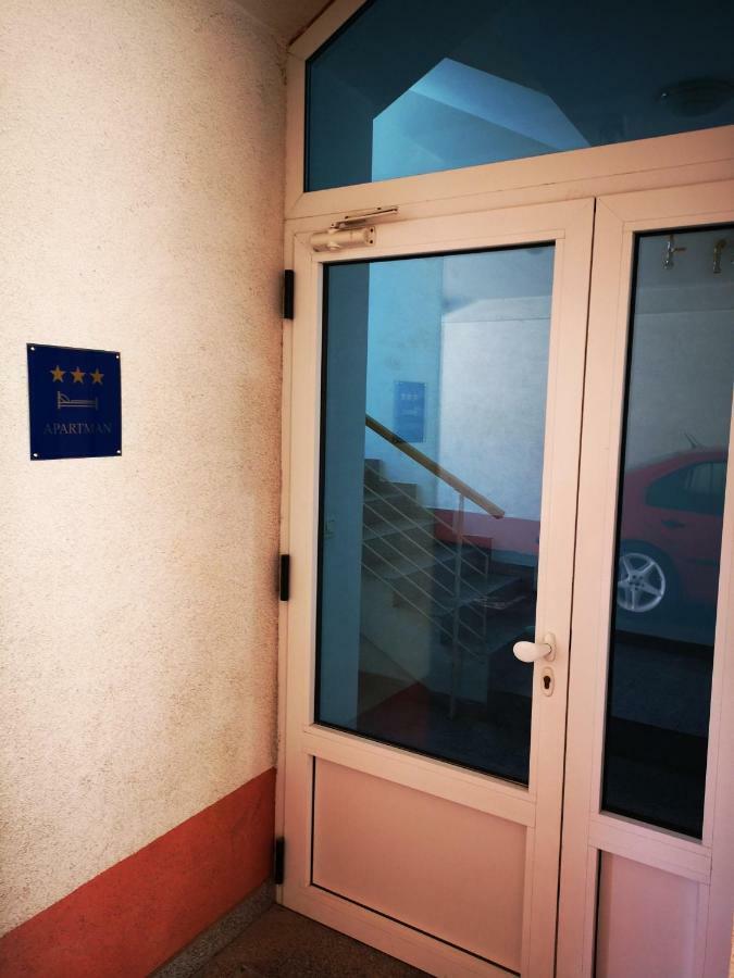 Apartment Lamar - Entry With Pin 0 - 24H, Underground Parking Garage, Elevator Bród Kültér fotó